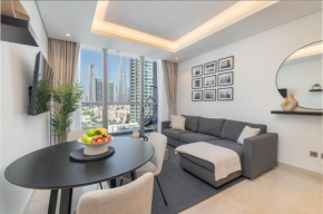 Sophisticated stay in Downtown Dubai - burj views from apartment